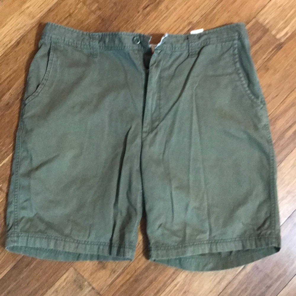 St John’s Bay men’s shorts size 40